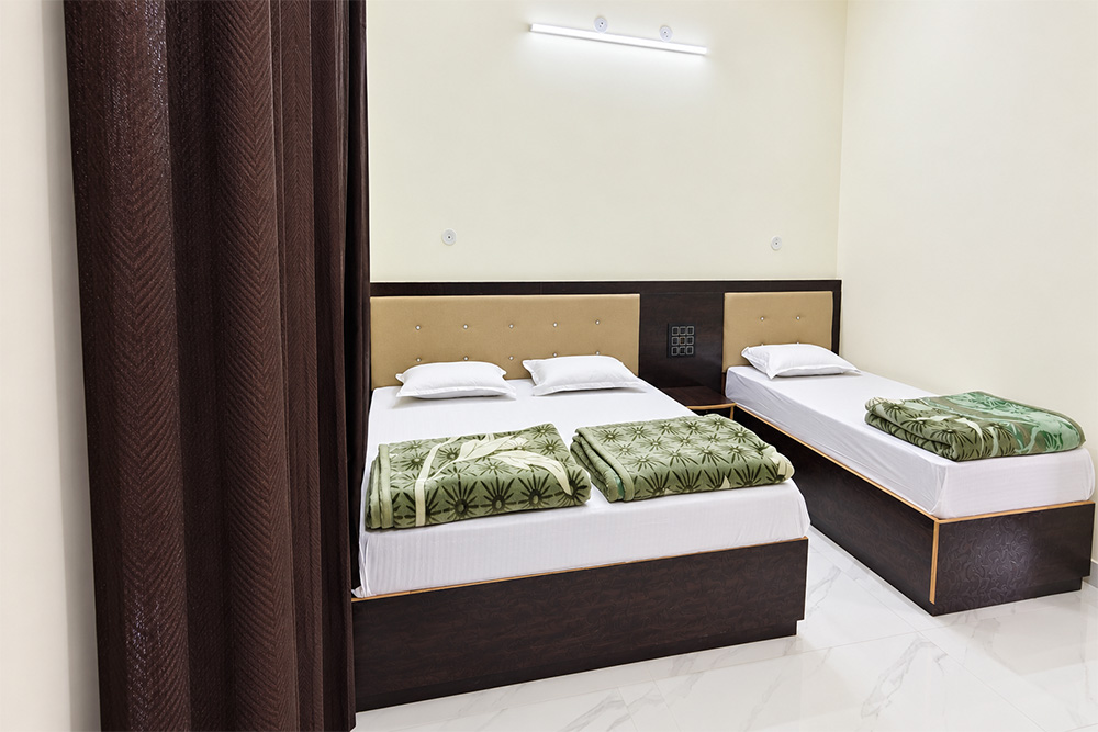 Hotel Aditya Home stay photo